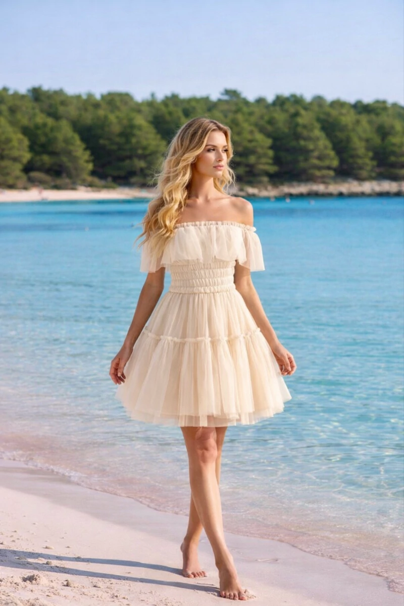 Ekrü ejtett vállú tüll rövid alkalmi ruha