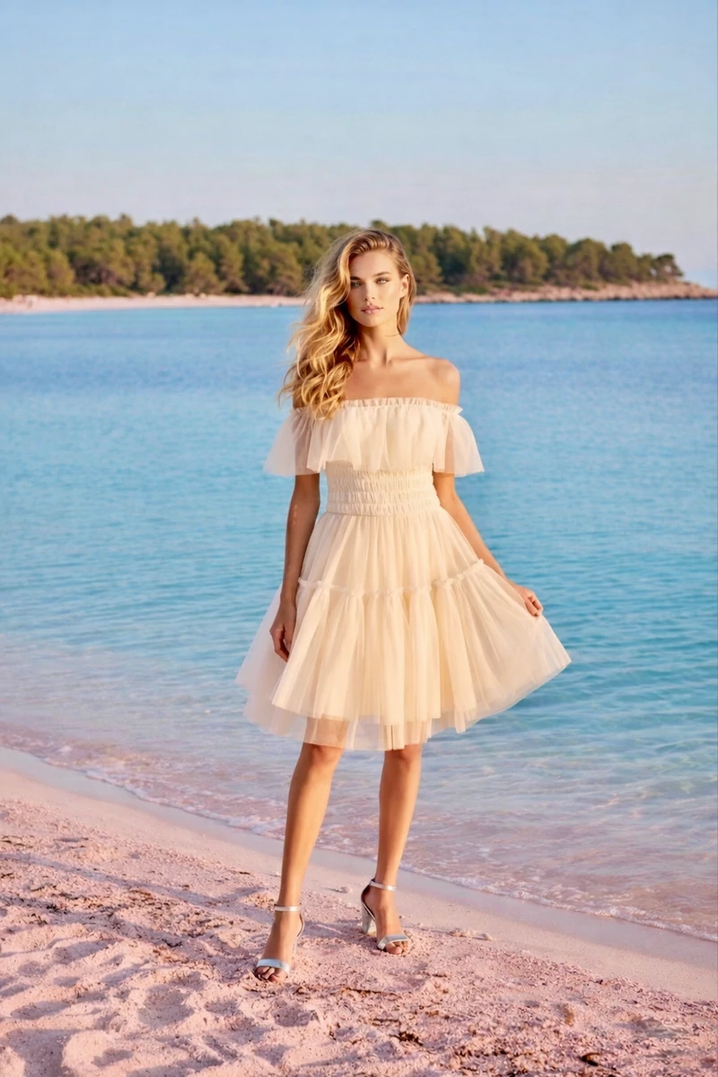 Tüll rövid alkalmi ruha ekrü színben