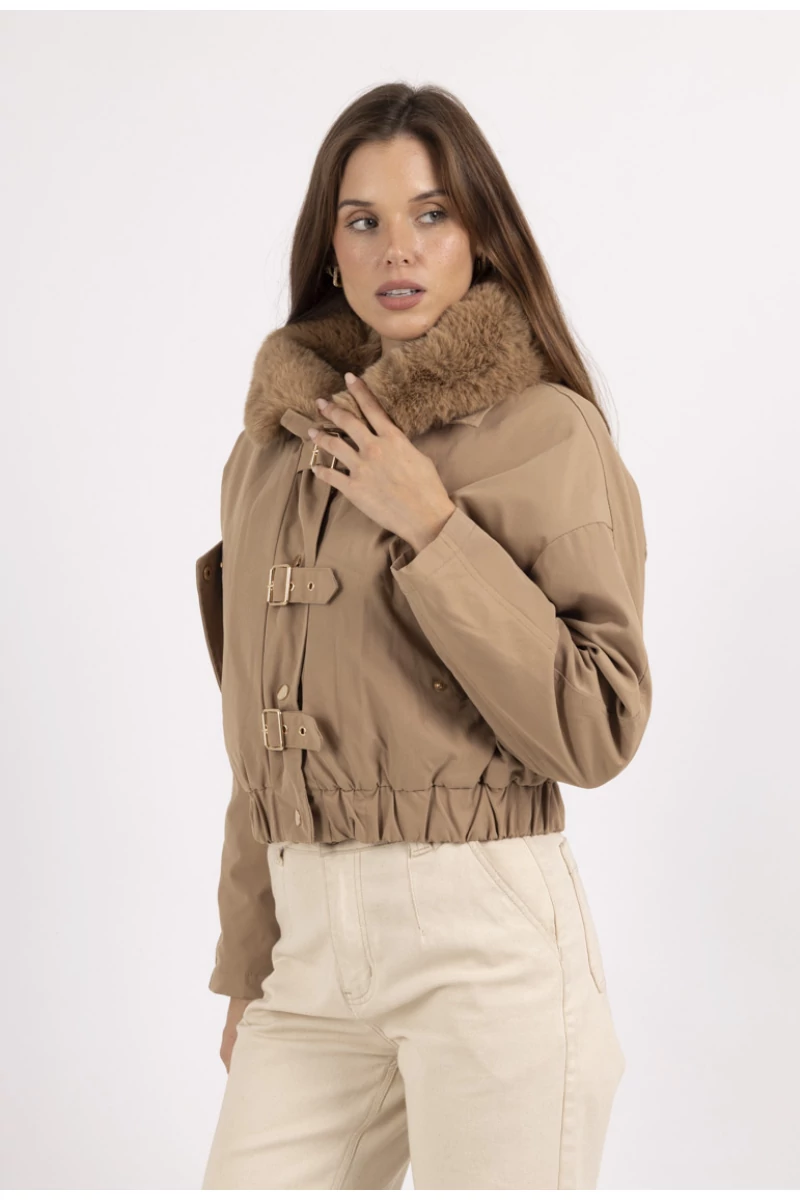 Bézs bomberdzseki műszőrme gallérral